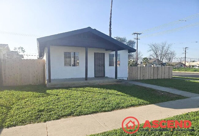 Building Photo - 3 Bedroom | 1 Bathroom Apartment — Delano