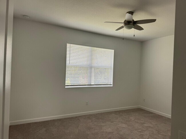 Photo - 4663 Hollister Ave