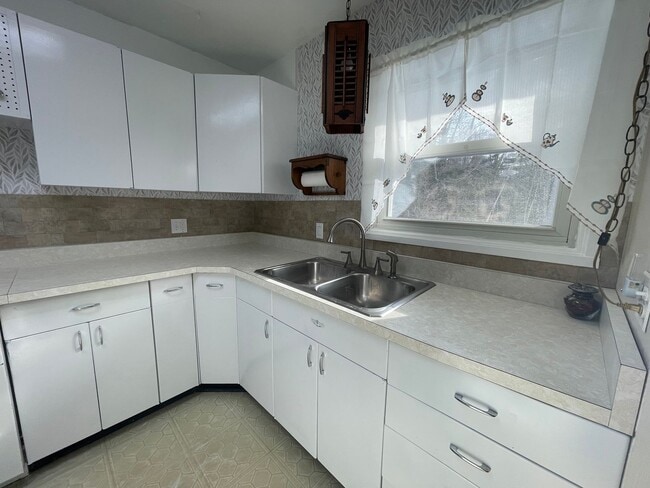 Photo - Updated 3-Bedroom Ranch with Finished Basement in Pittsfield, Massachusetts