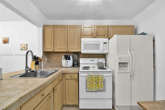 Photo - 3527 NE 168th St Unit 203