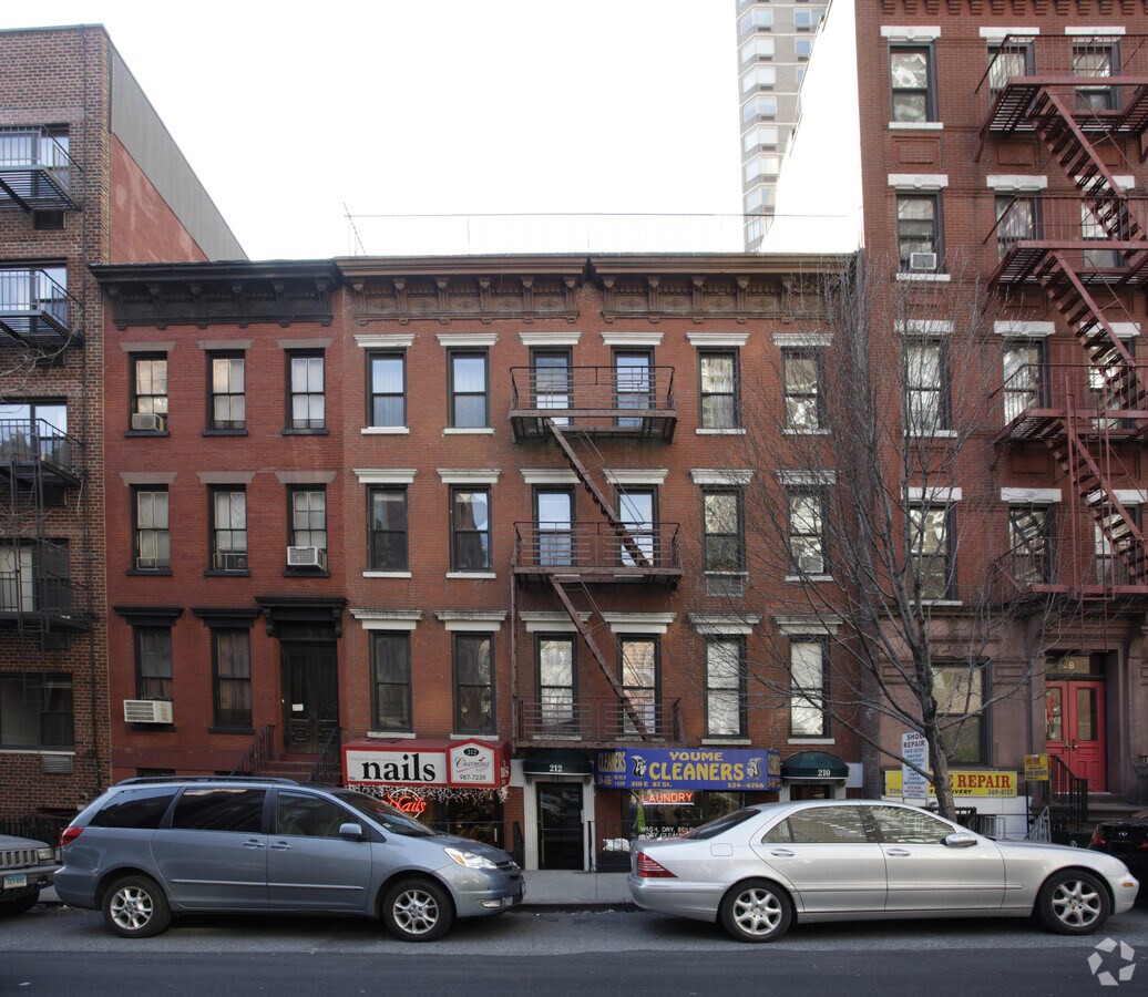 Photo - 210 East 87 Street