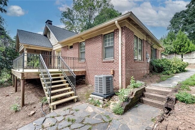 Photo - 1424 Emory Rd NE