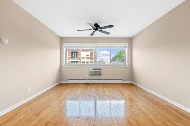 Photo - 1800 La Salle Ave