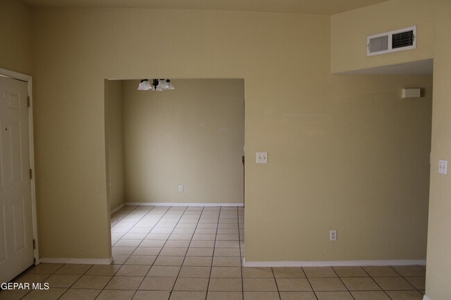 Photo - 8421 Mercury St