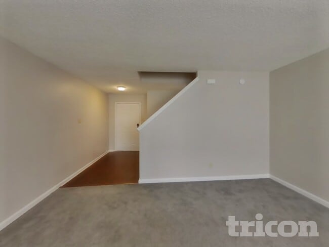 Photo - 121 Winterwood Dr