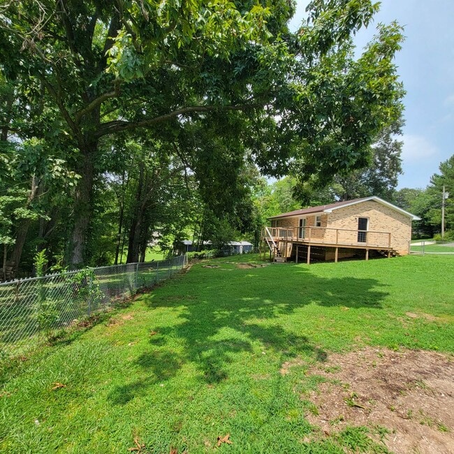 2128 Wildwood Rd