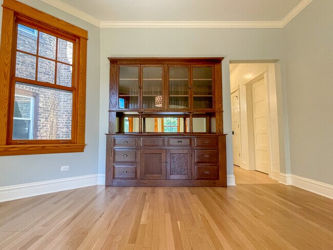 Photo - 4202 N Winchester Ave Unit 2