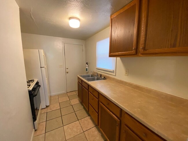 Photo - 152 Maywood Avenue Unidad A