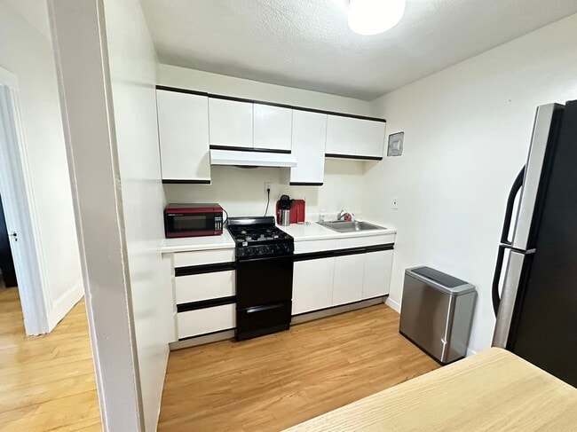 Photo - 43 Park Vale Ave Unit #5