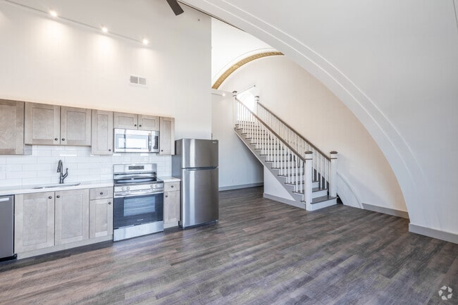 Lofted 2BR, 1BA - Kitchen