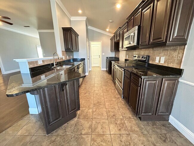 Photo - 5612 109th St