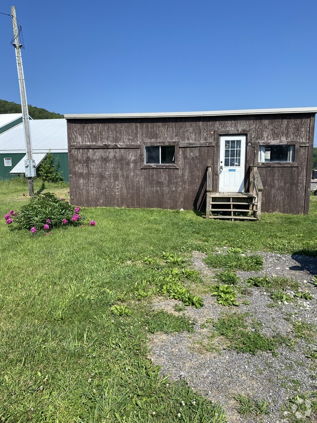 Building Photo - 105 4th St Rental