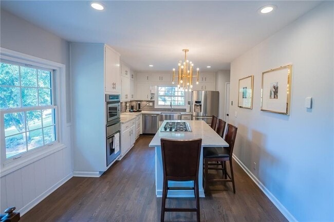 Photo - 1210 Lenox Cir NE