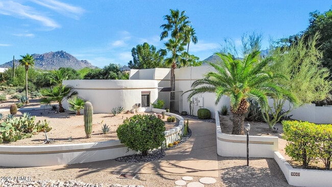 Building Photo - 9447 E Calle De Valle Dr