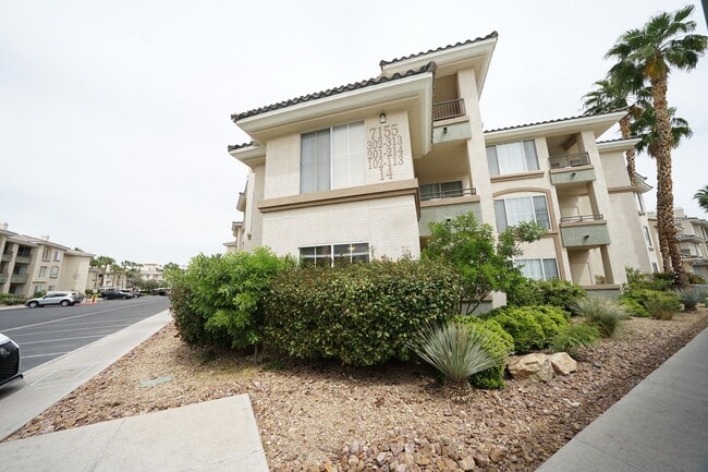 Building Photo - SHOWINGS AVAILABLE NOW Unit 110