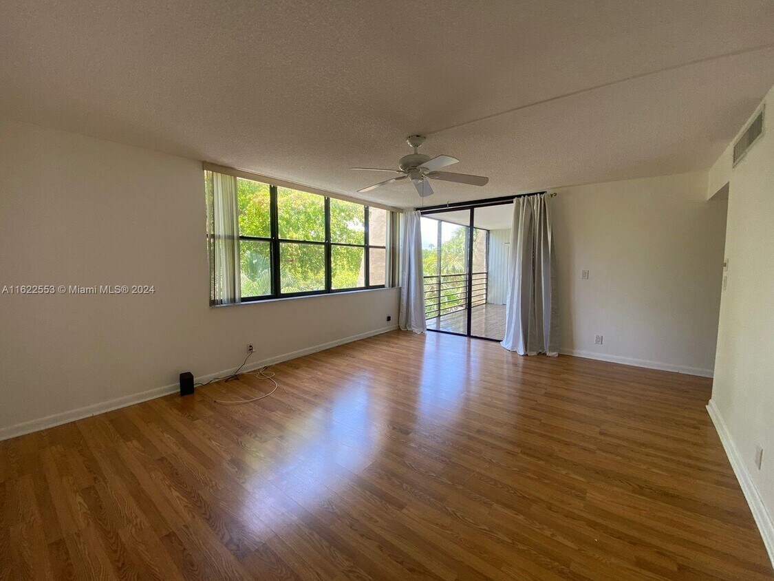 Photo - 20200 W Country Club Dr (Aventura, FL)