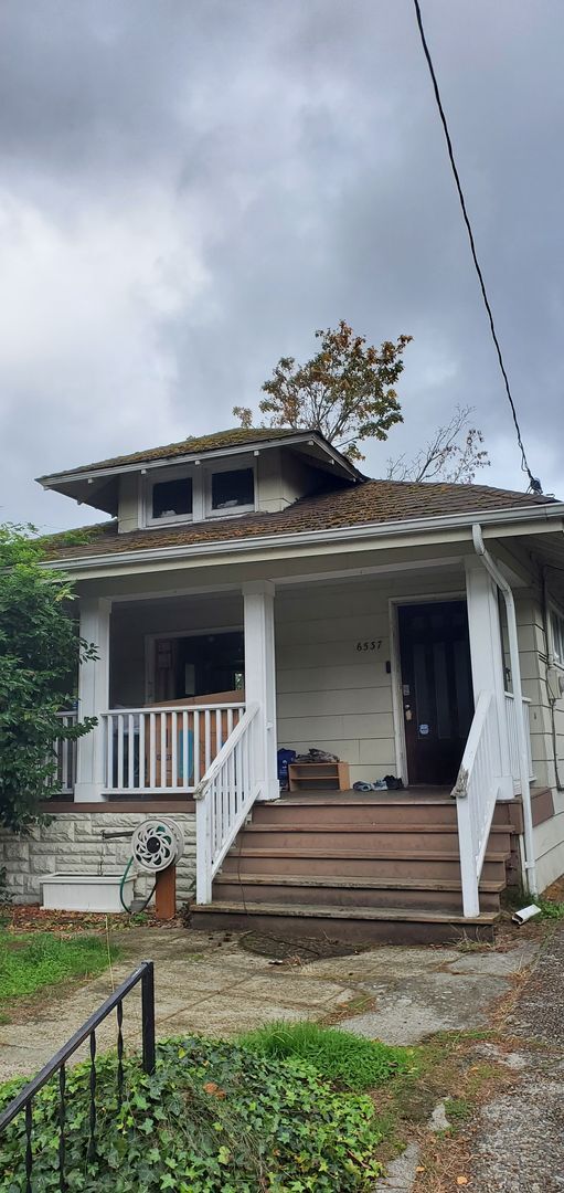 Building Photo - Spacious 2 Bed 1 Bath in Central Ballard