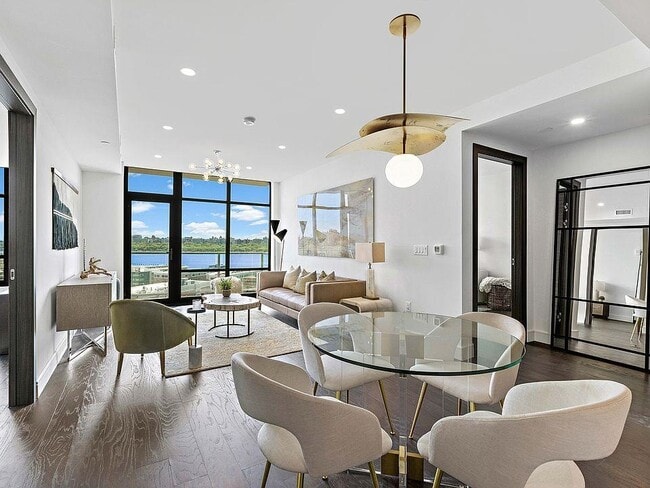 Building Photo - 8701 Churchill Rd Unit 1203