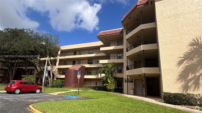 Building Photo - 10401 W Broward Blvd Unit 411 Rental