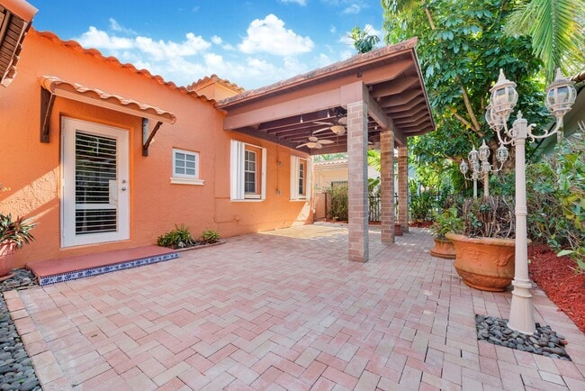 Photo - 1110 Pizarro St
