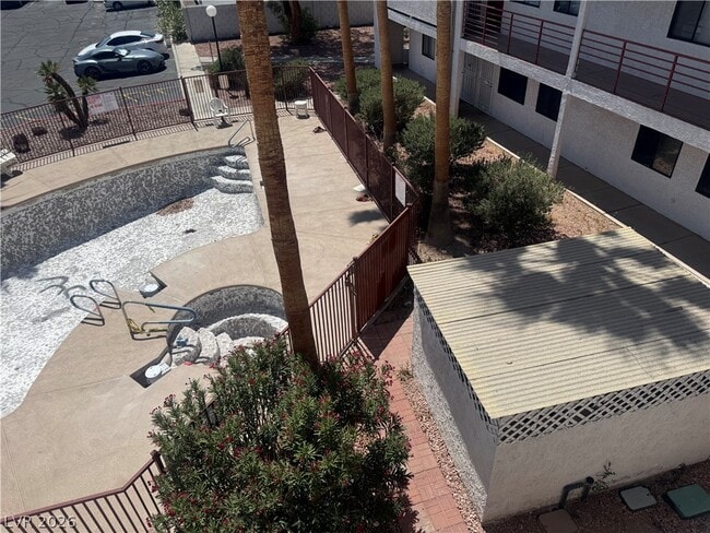 1381 E University Ave. Unit 312
