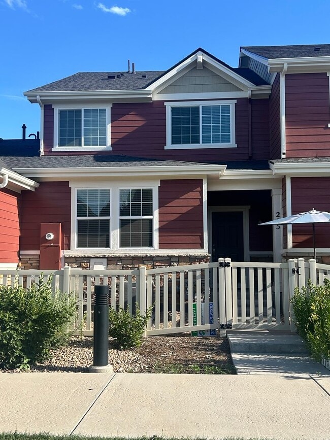 Photo - Modern Three Bedroom Townhome Available For Rent in Creekside