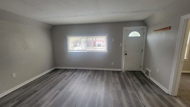 Photo - 1292 Stratford St