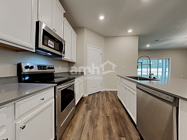 Photo - 197 Spruce Pt