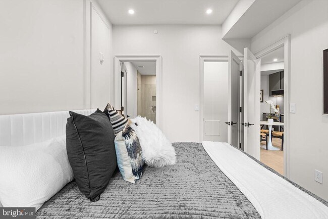 Photo - 2121 Ward Pl NW Unit 410