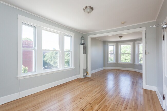 Photo - 901 N Mozart St Unit 3