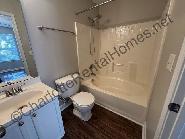 Photo - Ranch home with 2 car garage!