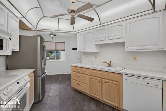 Photo - Spacious 2Bdm 2Ba Sun City Home with Vaulted Ceilings, Private Covered Patio & Garage - LOCATED I...