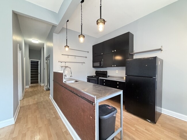 Photo - 2040 W 19th St Unidad F3