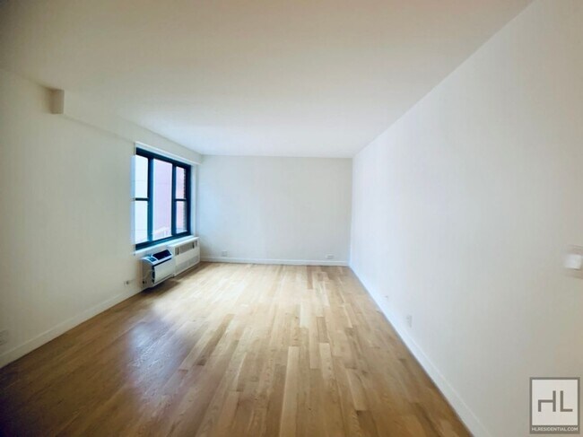 Building Photo - Fourth Avenue Rental