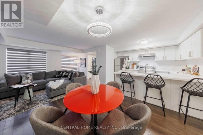 Photo - 2 Westmeath Ln