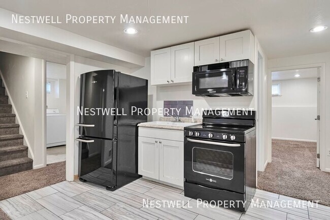 Photo - 1335 E Maplewood Cir Unit B