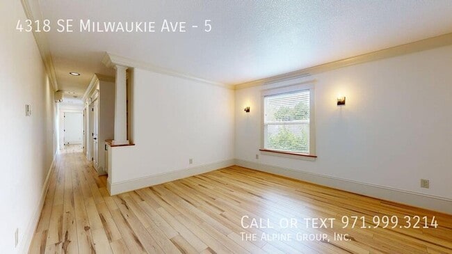 Building Photo - 4318 SE Milwaukie Ave Unit 5 Rental