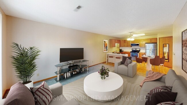 Photo - 626 N Sycamore Ave Townhome