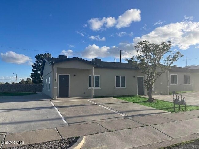 Photo - 8761 Lawson -