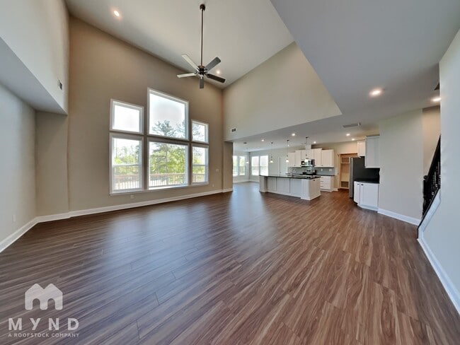 Photo - 584 Michigan Cir