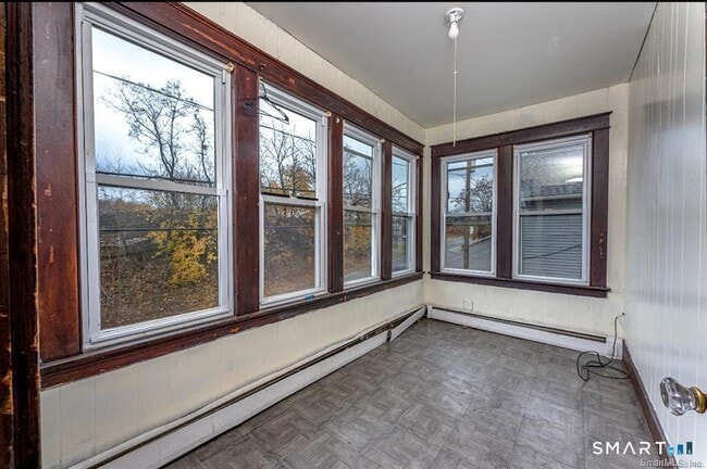 Photo - 146 Charles St