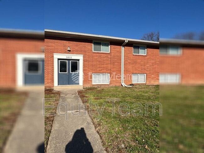 Building Photo - 1015 E Pearl St Unit Apt B