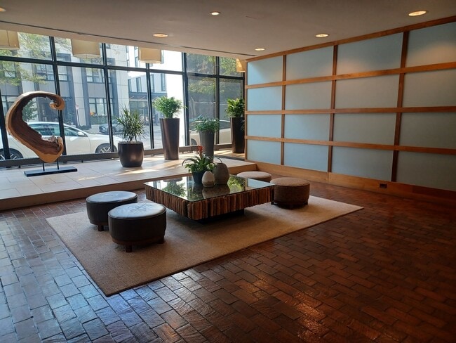 Photo - 5445 N Sheridan Rd Unit 1811