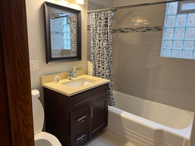 Photo - 2725 N Francisco Ave Unit 2