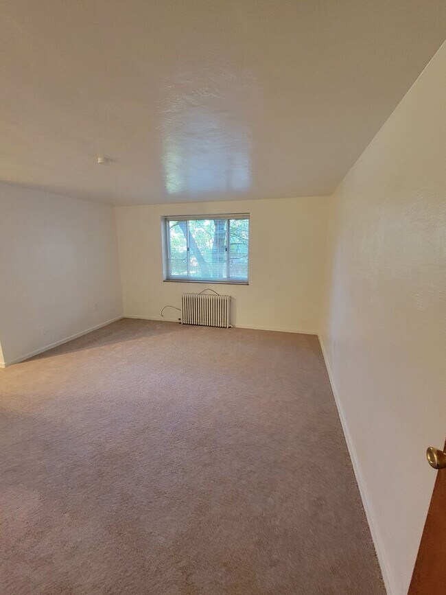 Photo - Bellevue Mansions