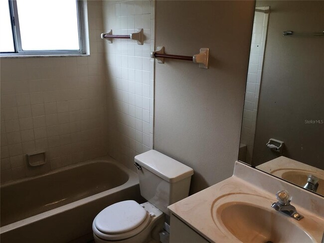 Photo - 2536 Woodgate Blvd Unit 204