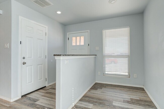 Photo - 1101 N Englewood Ave Unidad A