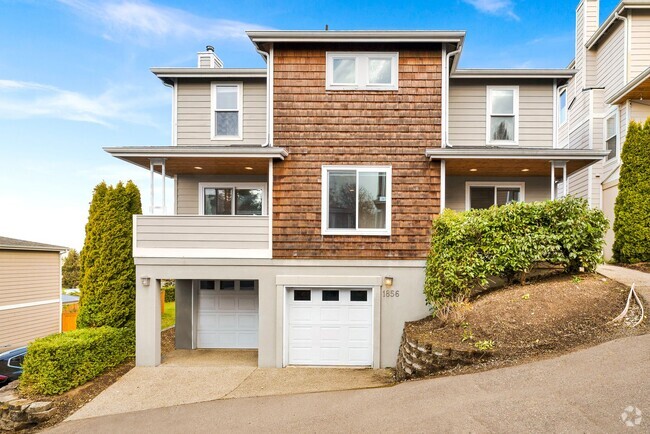 Building Photo - Light and Bright Cheery Beacon Hill Home