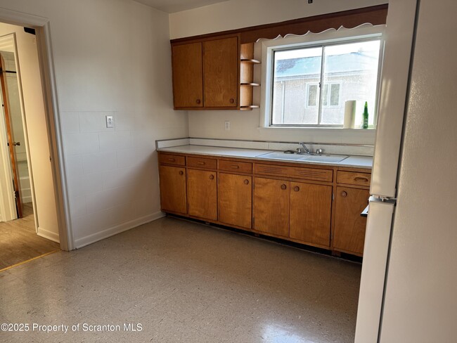 Photo - 901 S Webster Ave