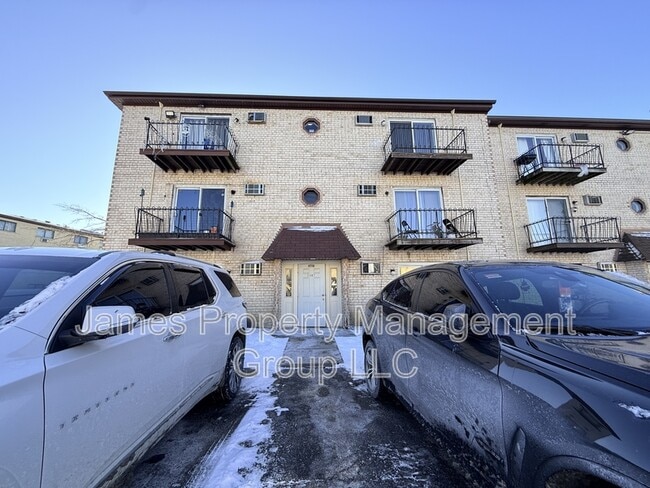 Building Photo - 2407 Randall Ln Unit 3B